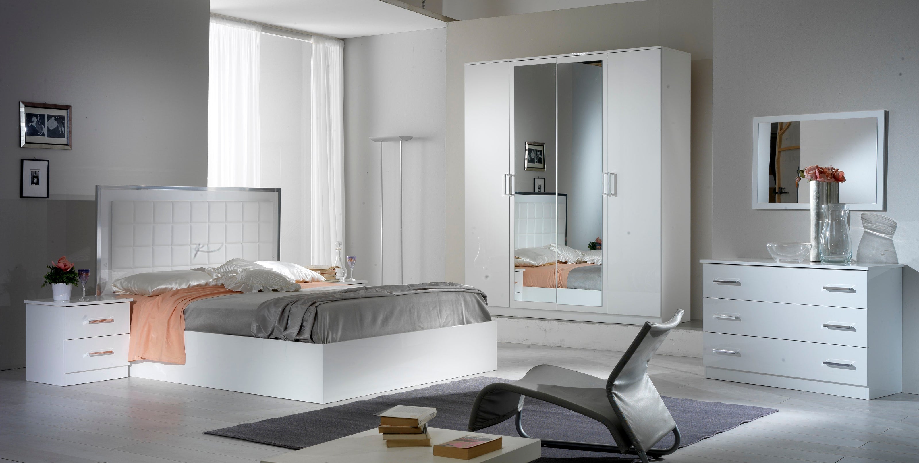 BEN COMPANY New Ambra Black / White High Gloss Luxury Italian 4DooBedroom Set