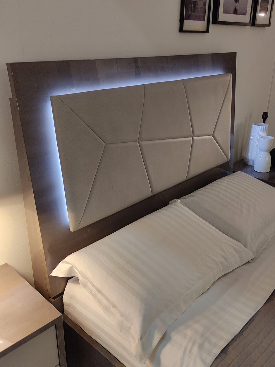 SanMartino Modern Design Kristal Italian Bedroom Set with 4 Door Wardrobe LED