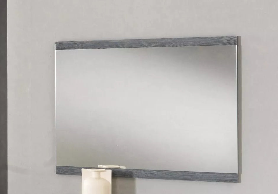 New Nicole Grey High Gloss Luxury Italian Bedroom Set BY BEN COMPANY ITALY