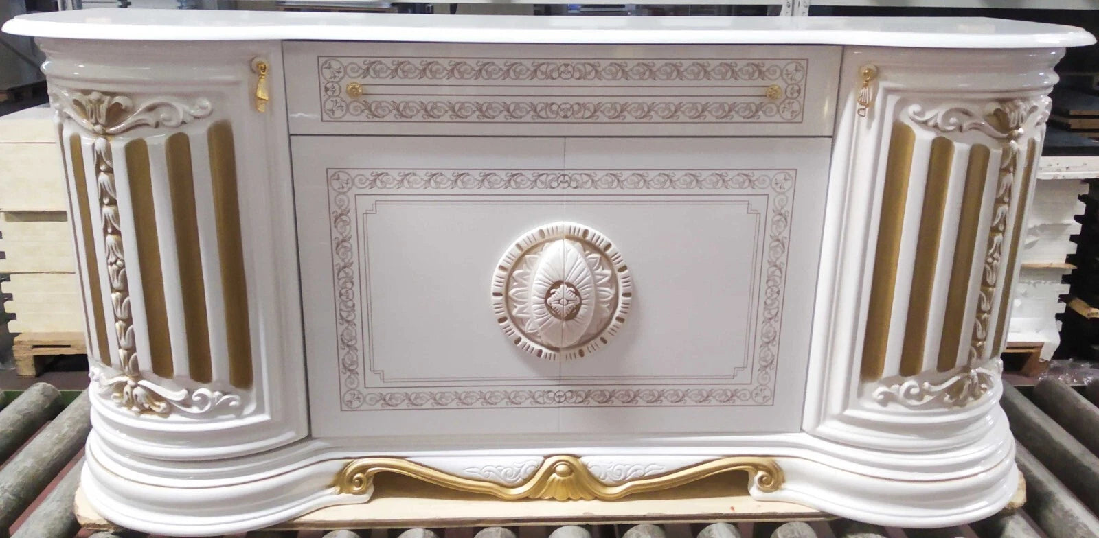 New Betty 2 Doors white/Gold Italian High Gloss Display Cabinet From Ben Company